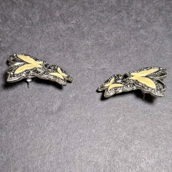 Silver Tone Avon Shimmery Cream Enamel Butterfly Earrings Vintage - Picture 6 of 10